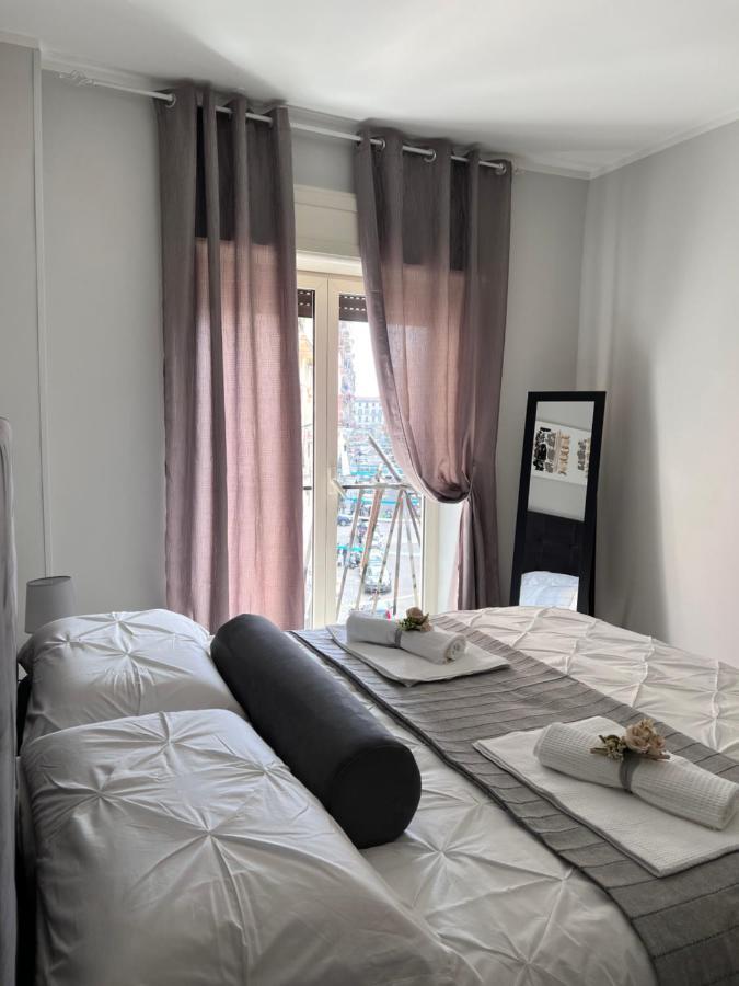 Appartement La Casa Di Ale 69 à Naples Extérieur photo