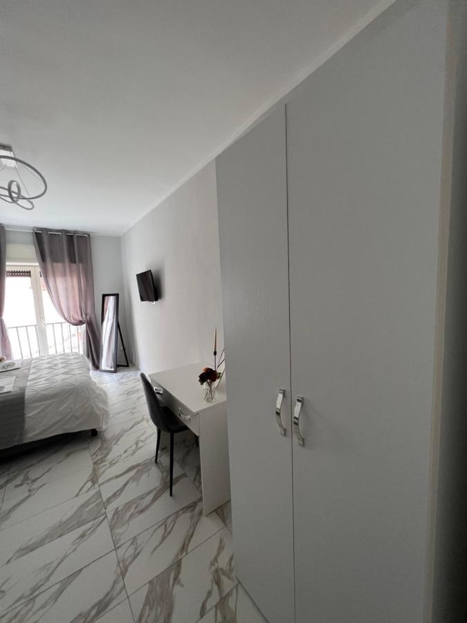 Appartement La Casa Di Ale 69 à Naples Extérieur photo