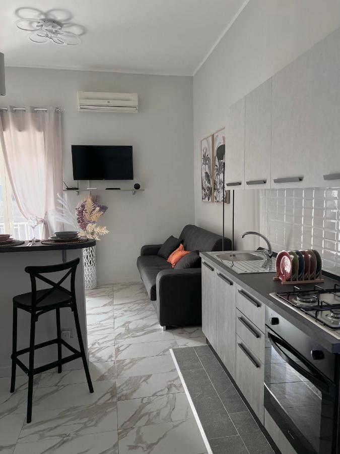 Appartement La Casa Di Ale 69 à Naples Extérieur photo
